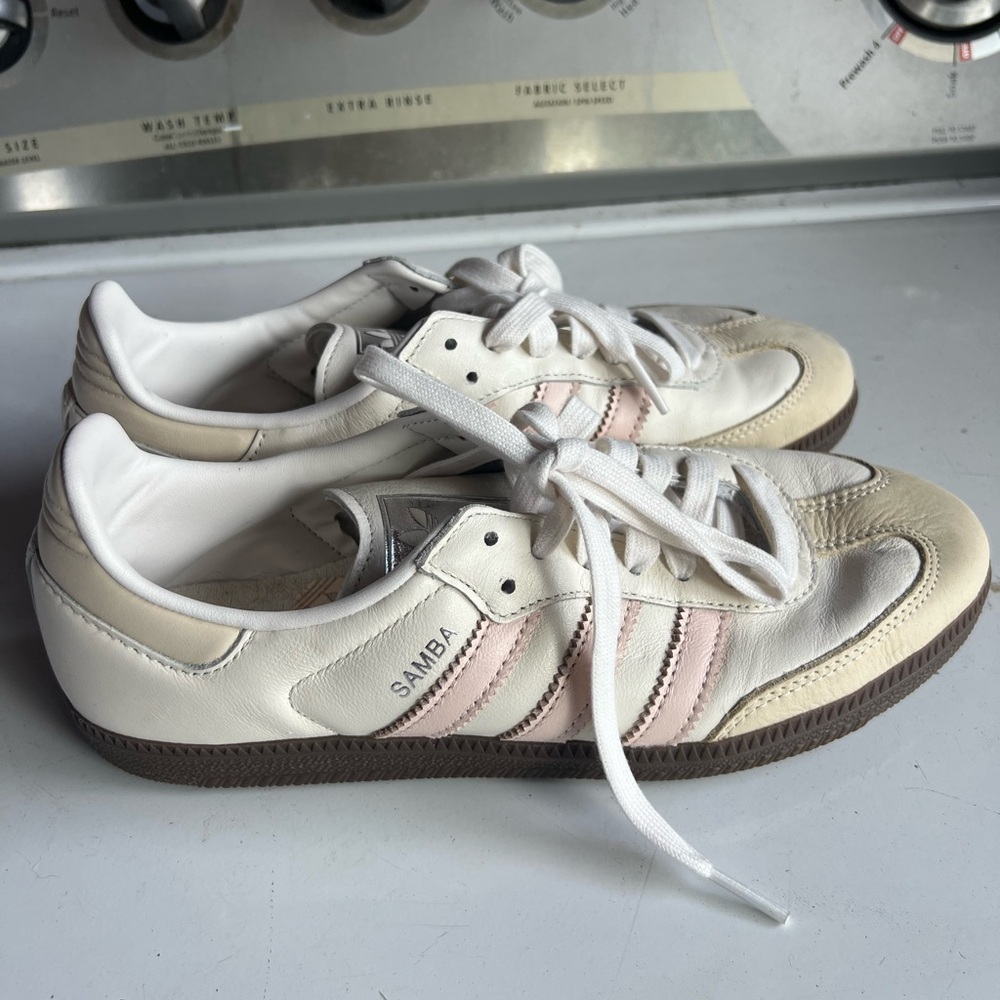 Adidas light pink sneakers - Picture 2 of 4